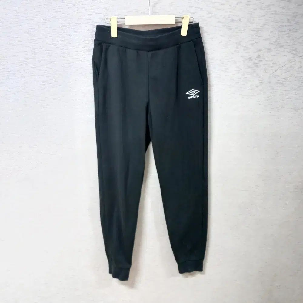 11-12/umbro black shibori pants