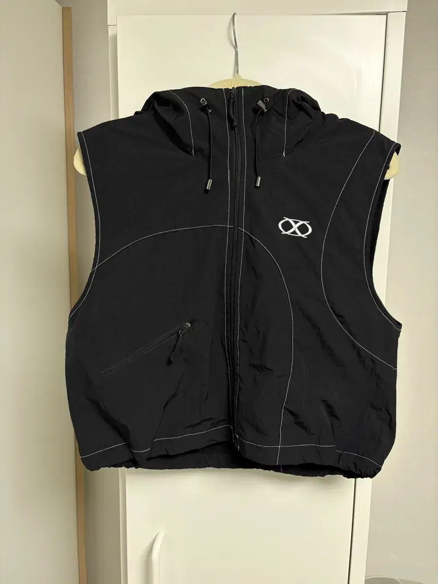 SetupIxiexie Stitched Hooded Vest