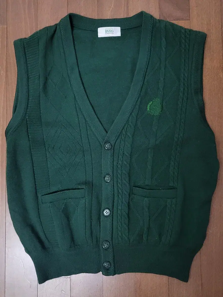 100% Dusting Wear Knit Vest