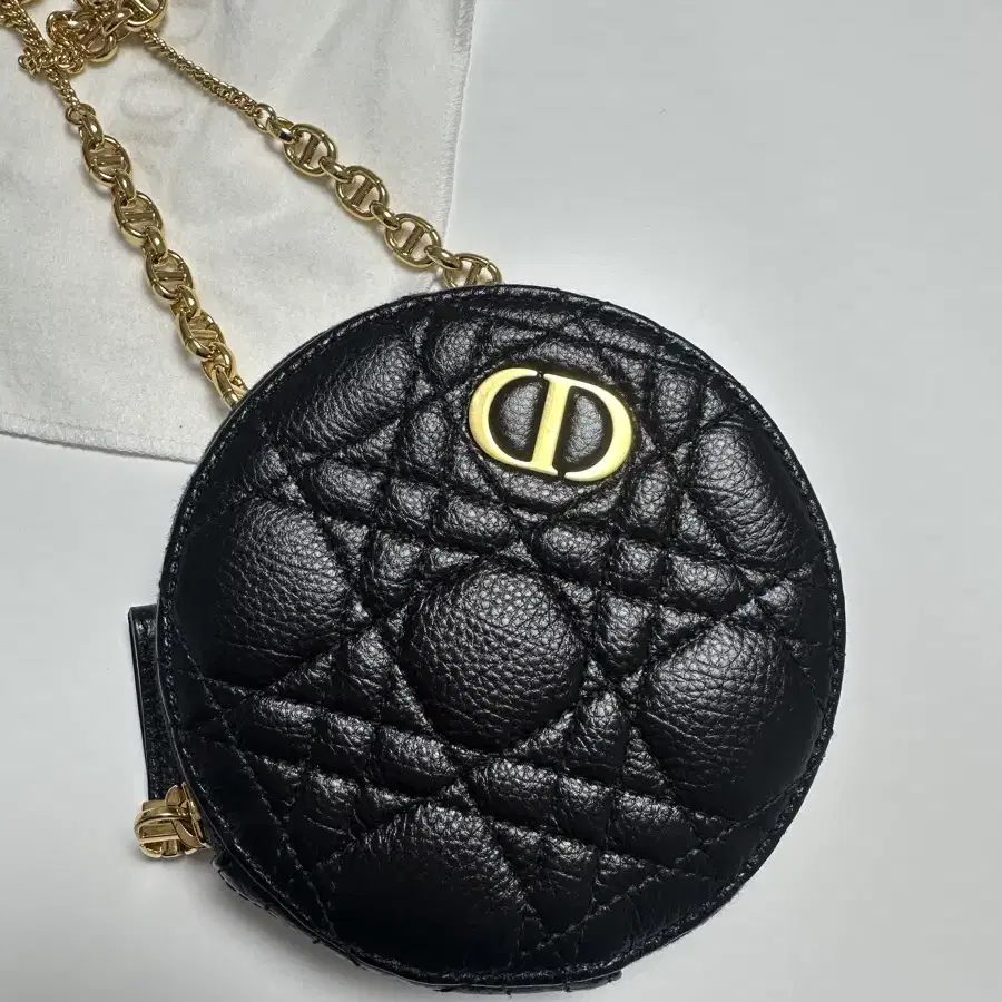 디올 카로 체인 라운드 파우치 블랙 DIOR CARO ROUND POU