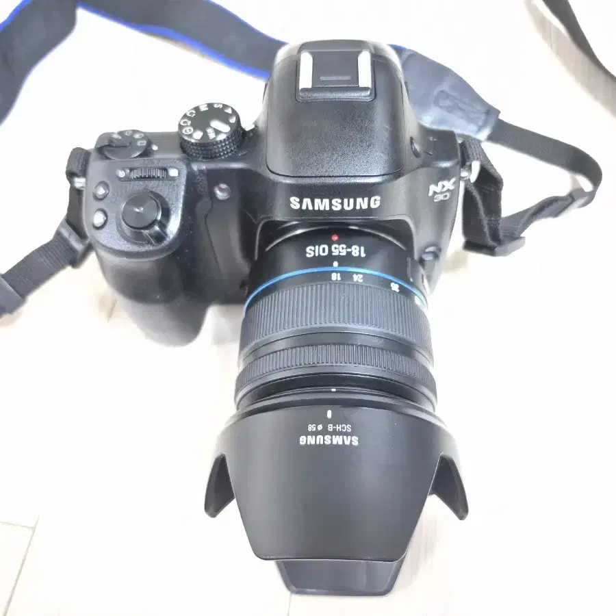 삼성 중급용 미러리스 카메라 NX30 과 18-55렌즈 세트