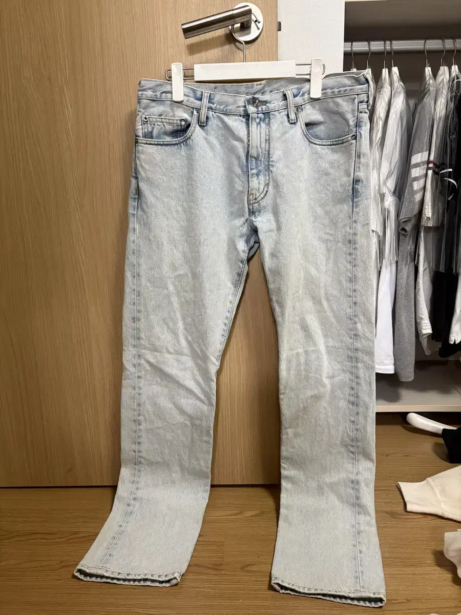 Arrow Denim Jeans with Off-White Back Pocket