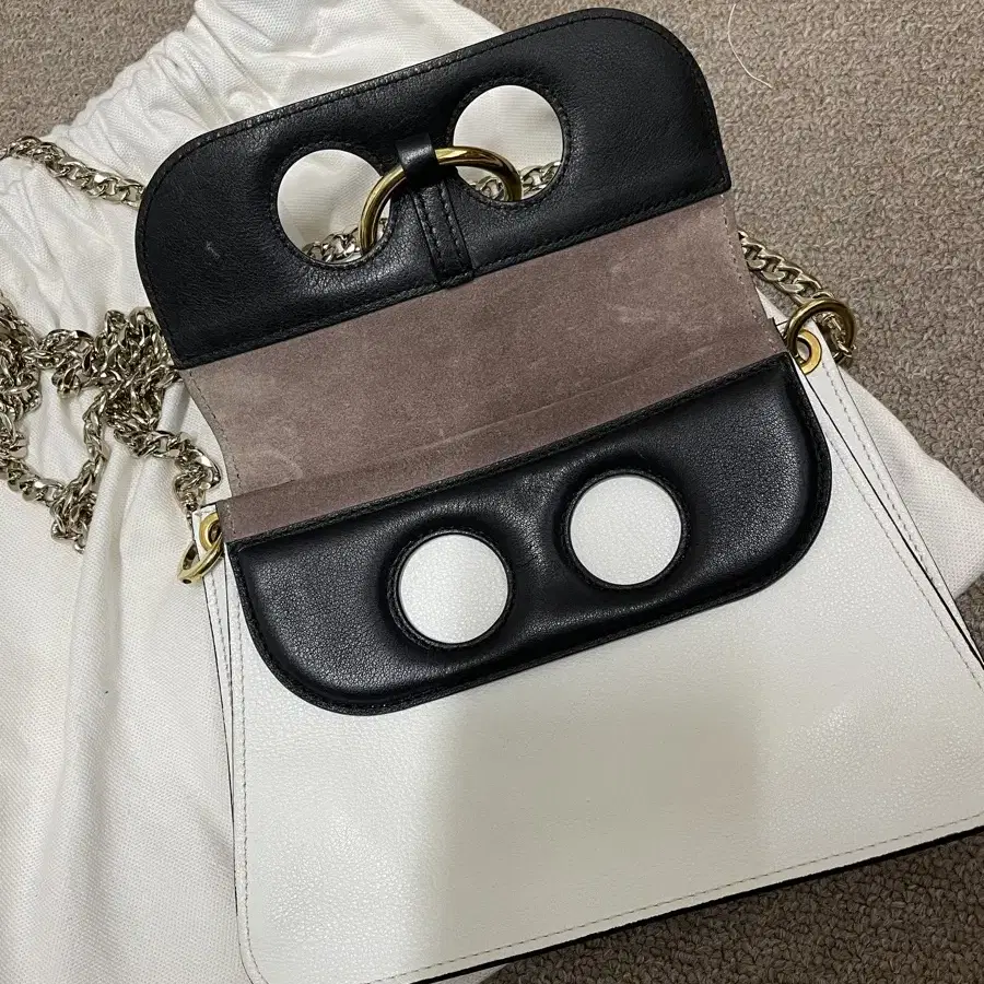 JW Anderson 미니 피어스백