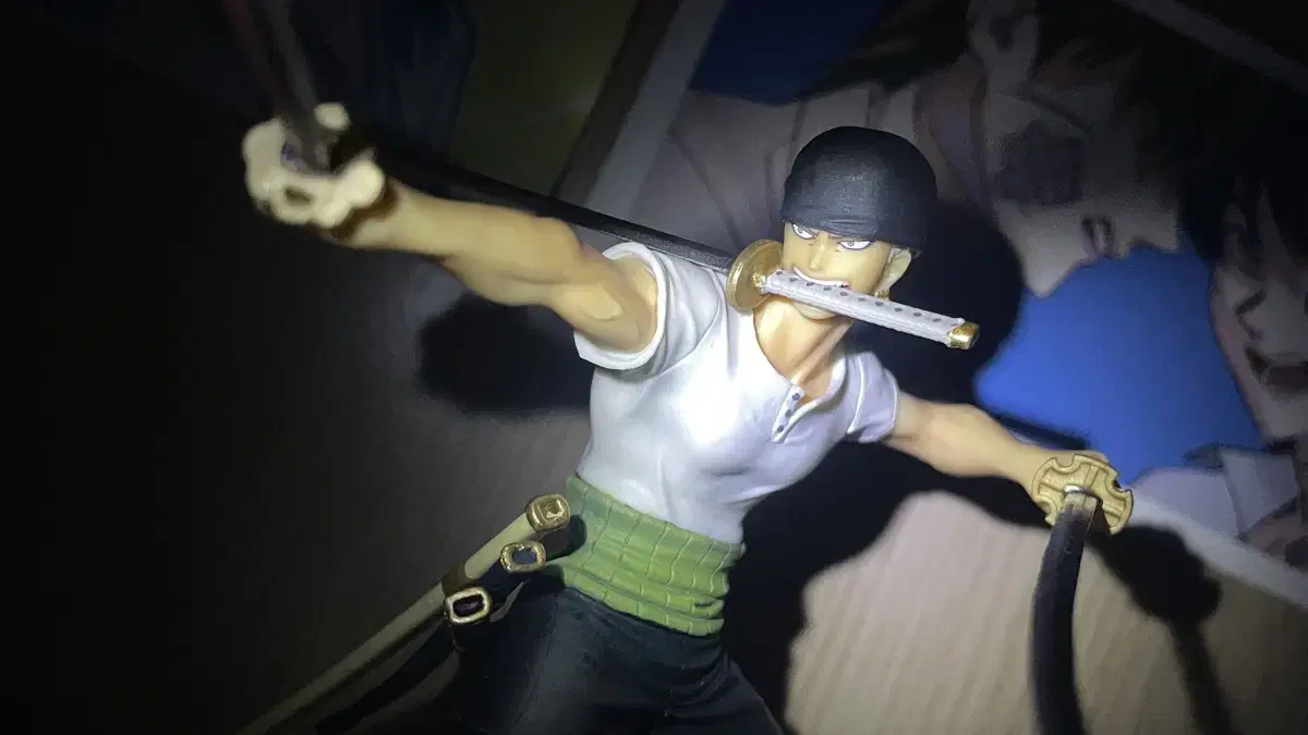 ONEPIECE Zoro Atsuzero Figure Battle Version sell Shangi Mihawk