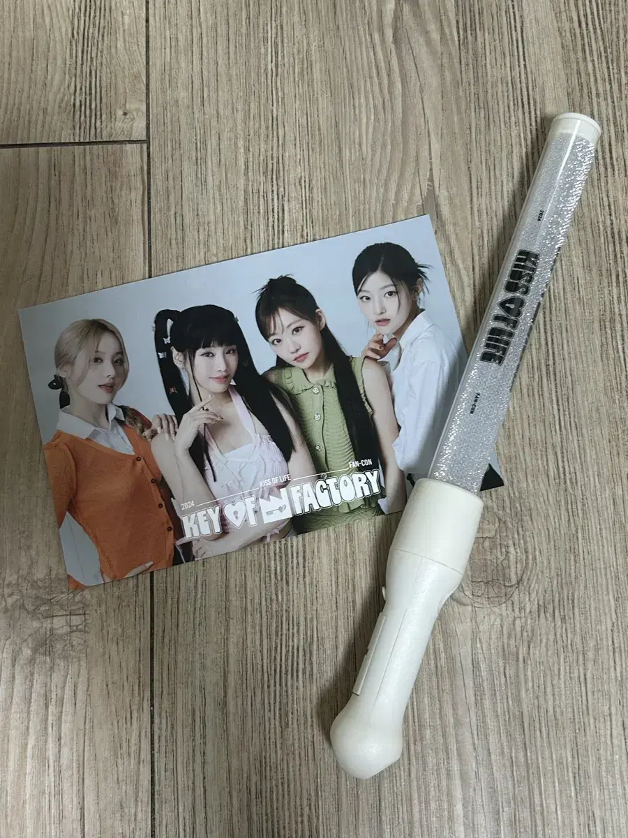 Keyoff fan con lightstick+postcard wts