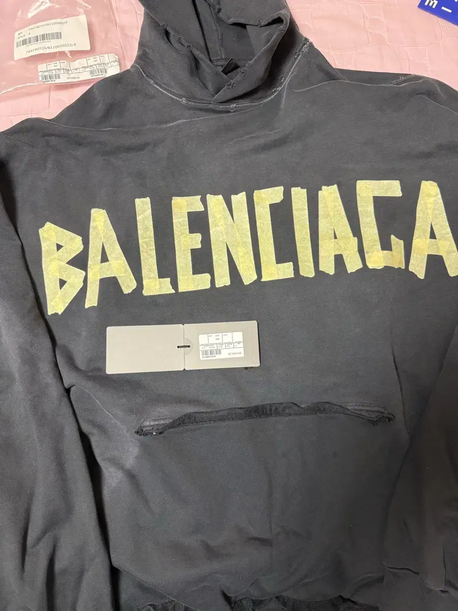 Balenciaga Tape hoodie golden size 4 one size fits allBargainCommunicate