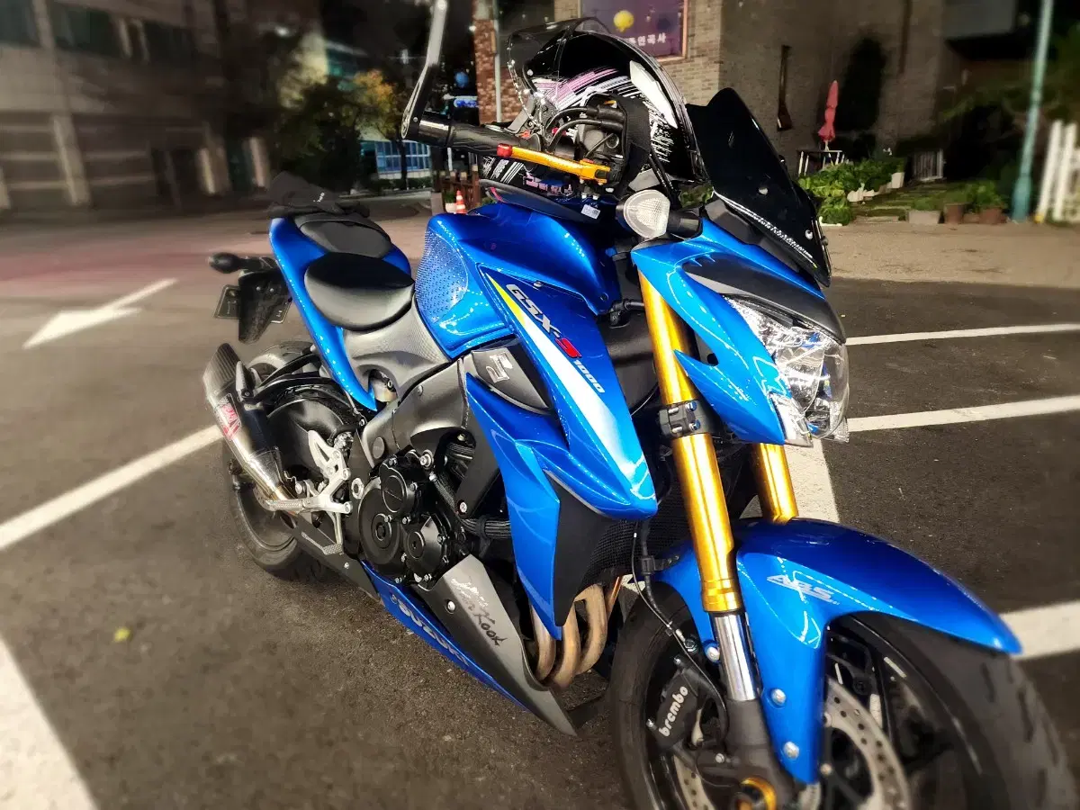 스즈끼 gsxs1000,s750 16년식 요시무라구변 90@@km 팝니다