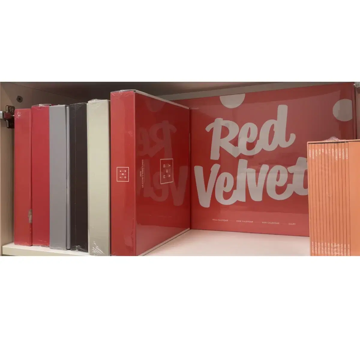 unsealed) red velvet Season's Greetings