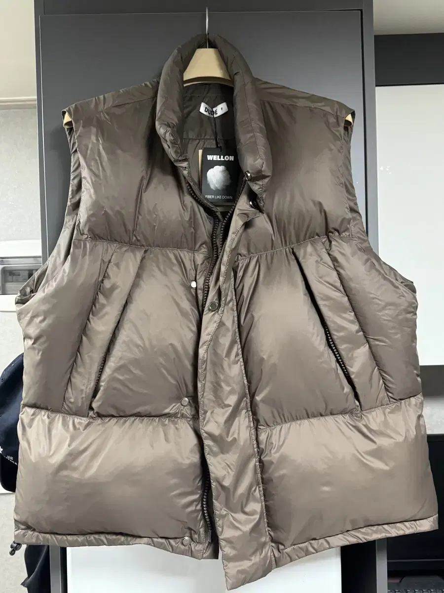 (New) Ruffin padded vest F size 3.5 sell 