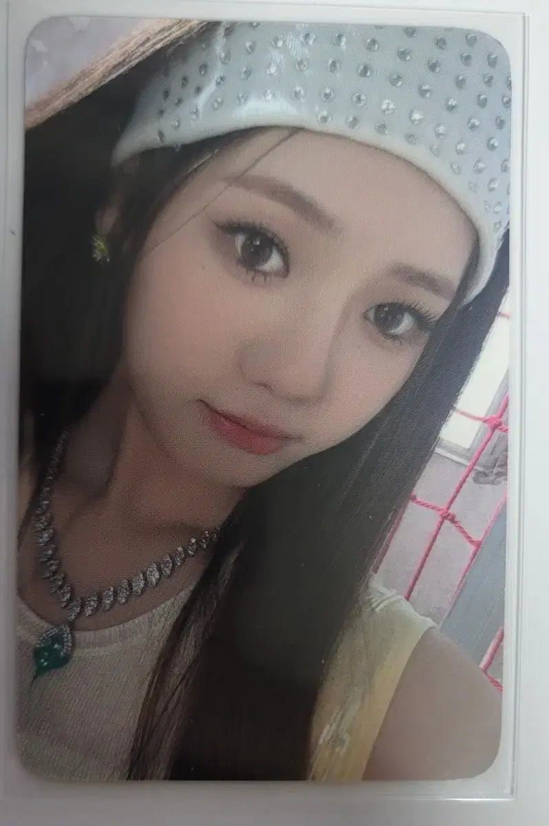 BabyMonster Laura broadcast photocard wts