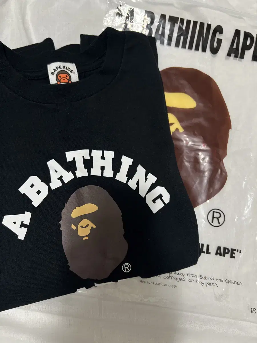 bape 베이프 컬리지 티셔츠 키즈 140 여성용 반팔티셔츠