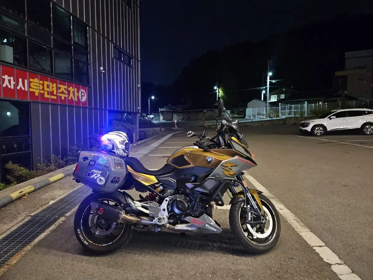 BMW F900XR 아크라포빅 구변완료  대차가능 포티에잇