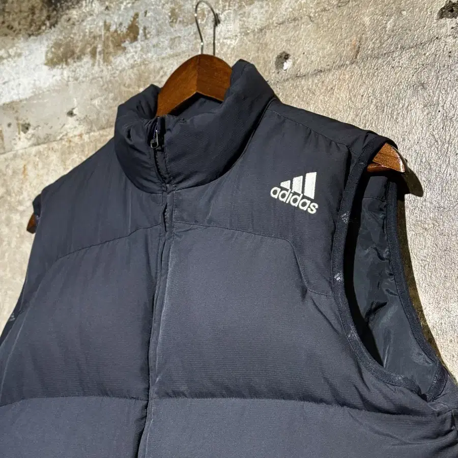 00s ADIDAS Explorer Down Vest