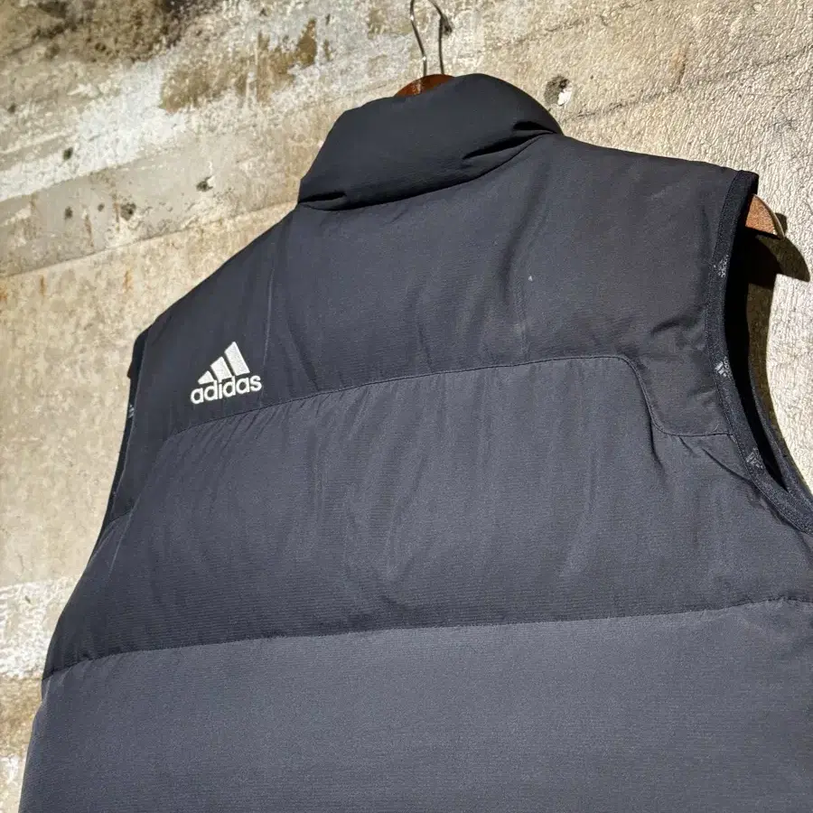 00s ADIDAS Explorer Down Vest