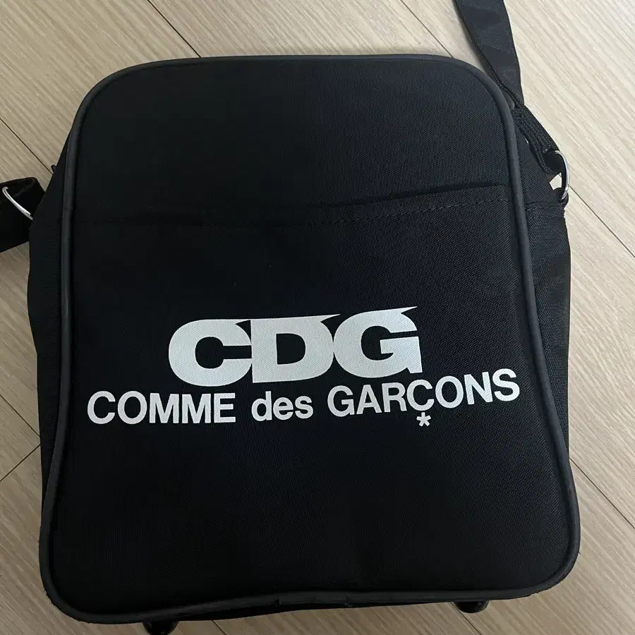 꼼데가르송 CDG 크로스백