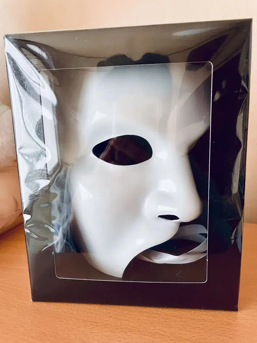 [price reducedX]23 Phantom of the Opera Mask MD (unsealed)