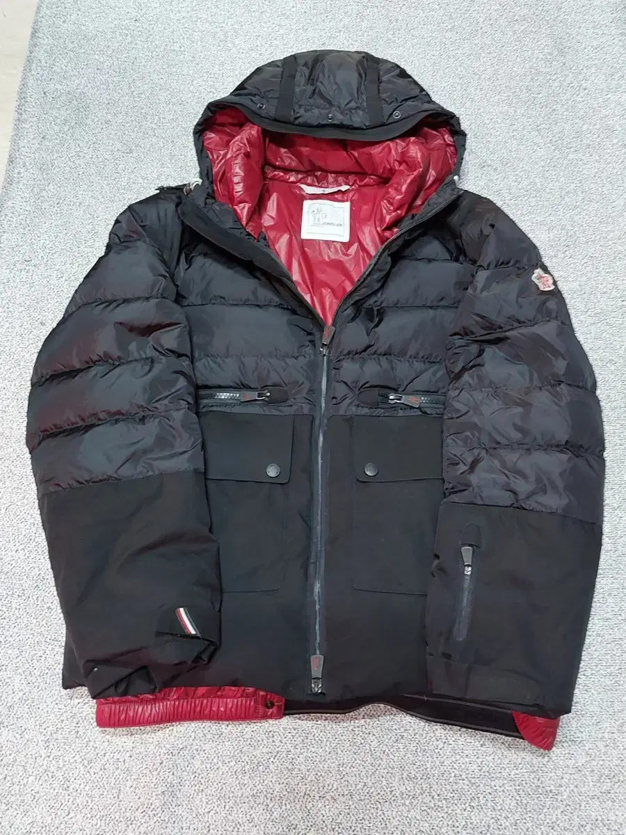 Moncler Padded Hooded Jacket 105-110