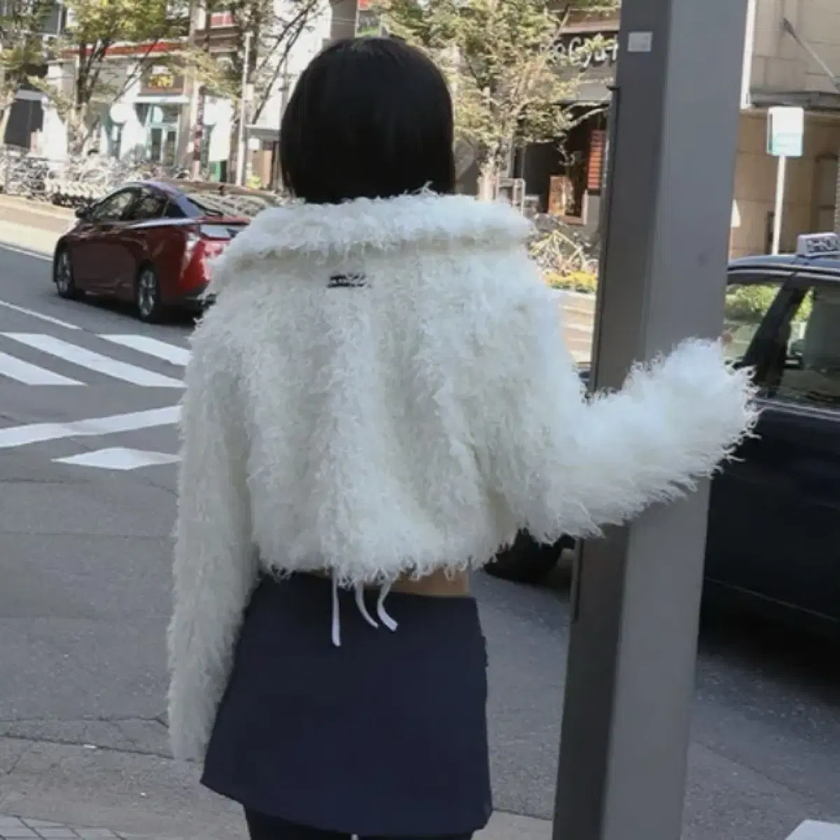 어글리쉐도우 CURLY CROPPED FUR JACKET(IVORY)