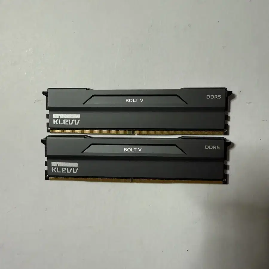 클레브 klevv ddr5 6400 cl32 bolt v 16gb*2