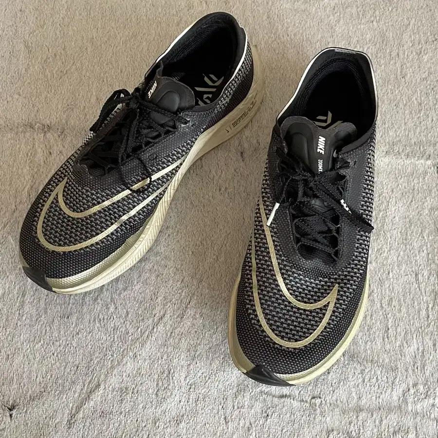 나이키 줌x 스트릭플라이 270 러닝화 블랙화이트 Nike ZoomX S