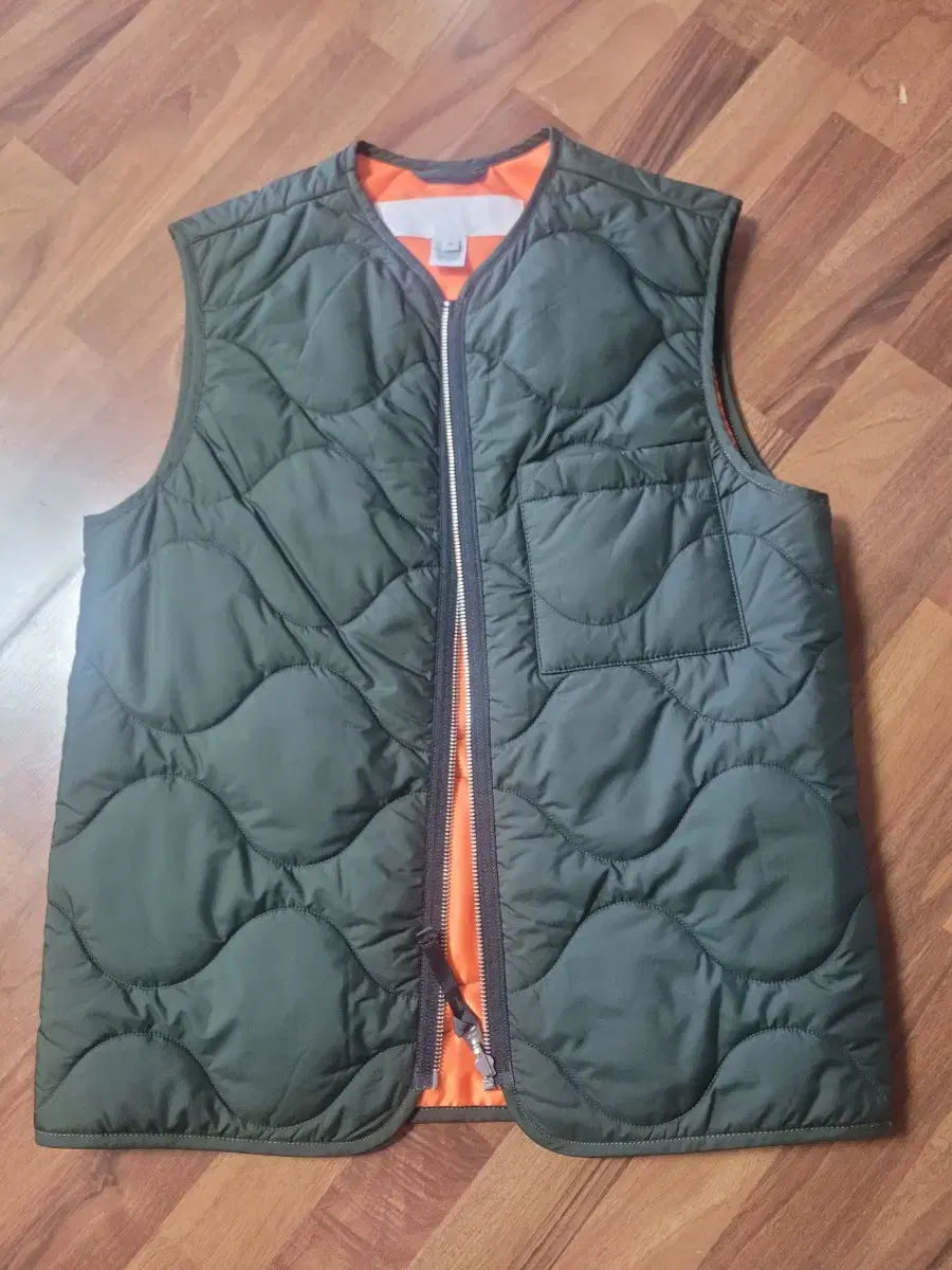 arket qualting vest size 46 sells