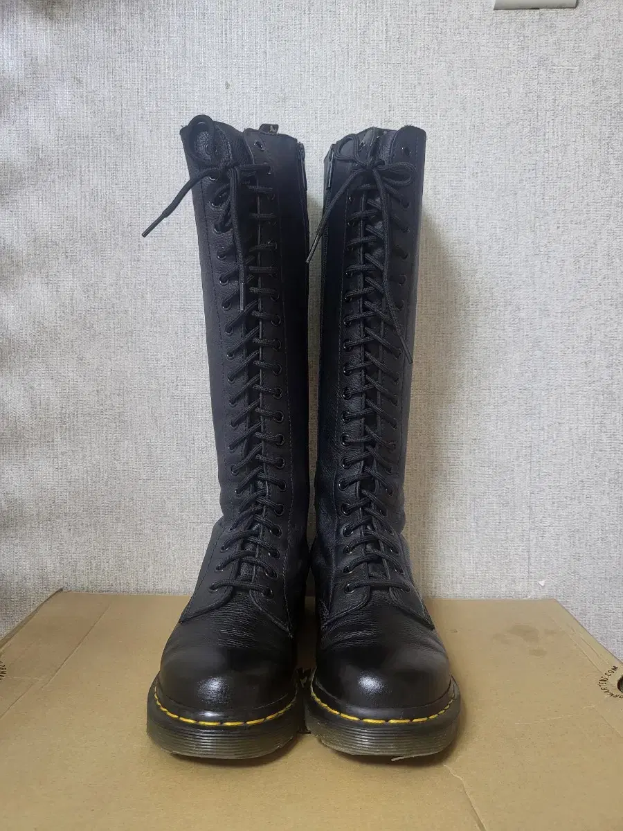 Dr. Martens 1B60 (20 holes) uk5