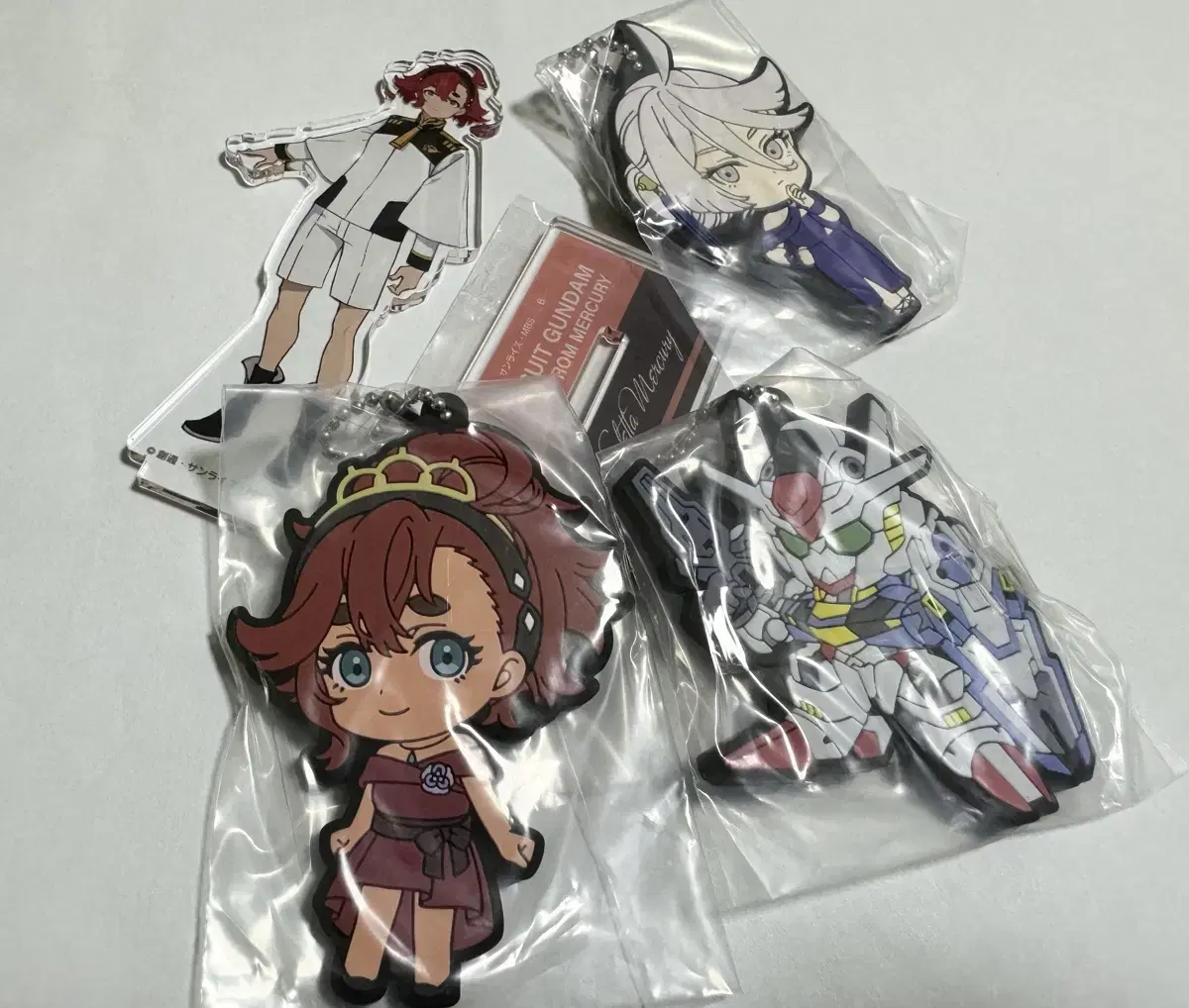 Mercury Witch Sleta Acrylic Stand, 3 Miorine Rubber Straps