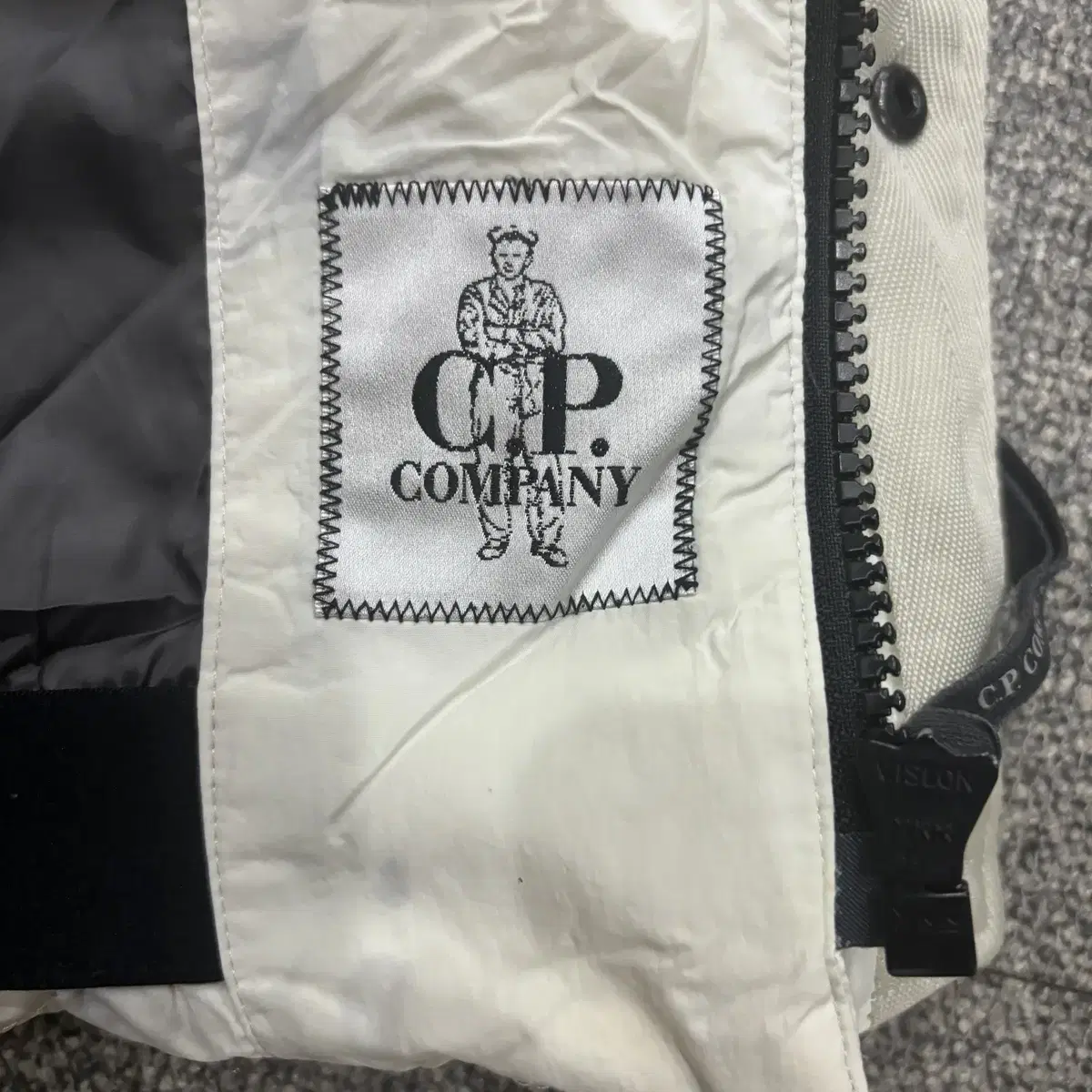 (M) CPcompany 고글 패딩조끼