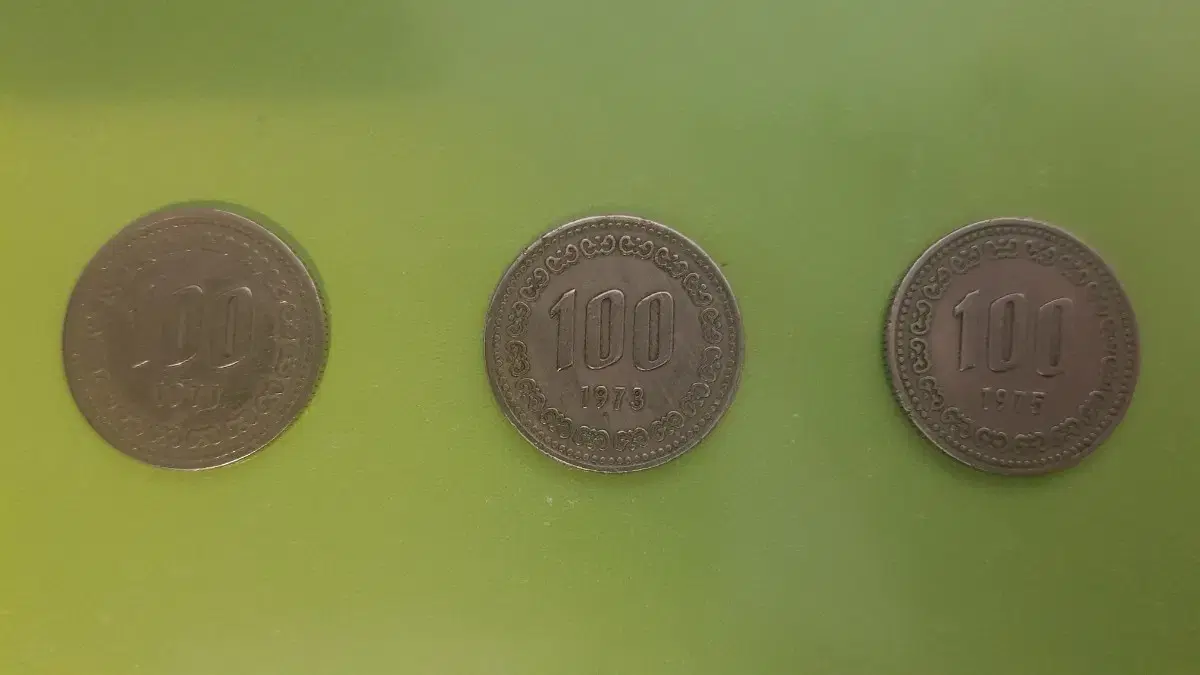 1971 1973 1975 Used materials All 100 won coins 90000 won Takpo