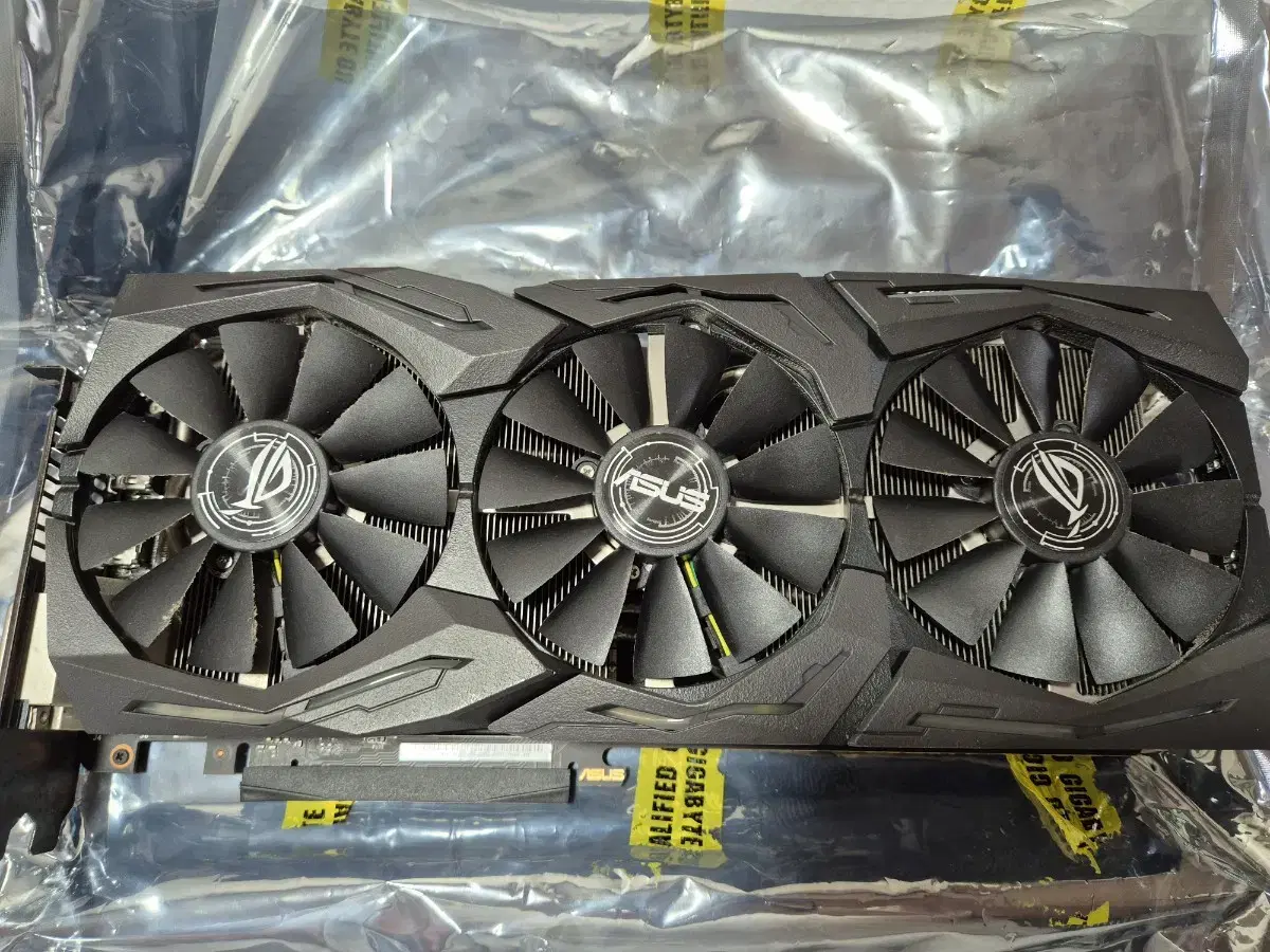 ASUS STRIX 1080Ti 11GB (마이크로닉스 600w증정가능)