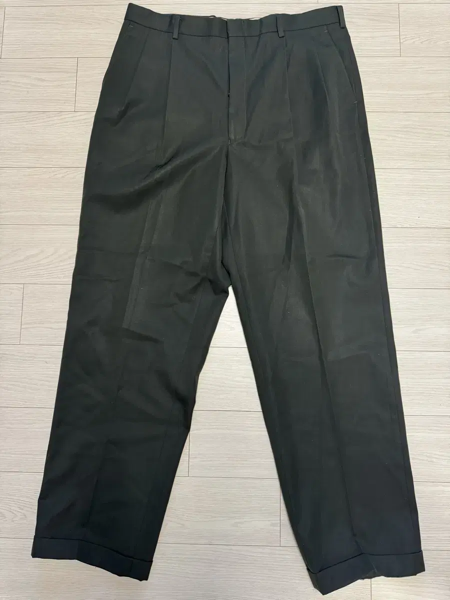 Dax Tuck Slacks Black