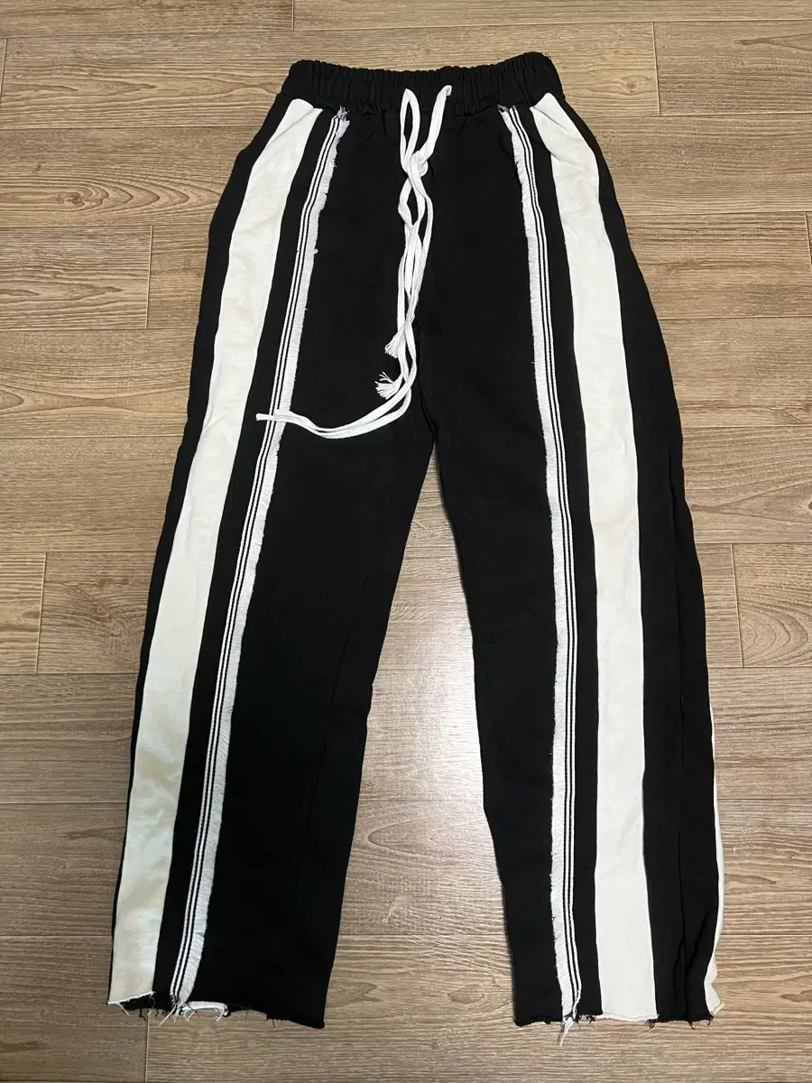 Tesla Pants