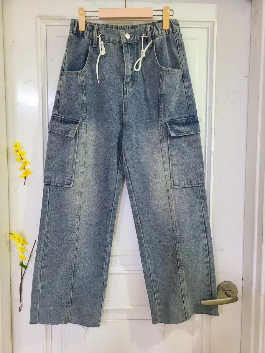 Gaeul. Cargo. Banding. Jeans Trousers. New.  Waist up to 28