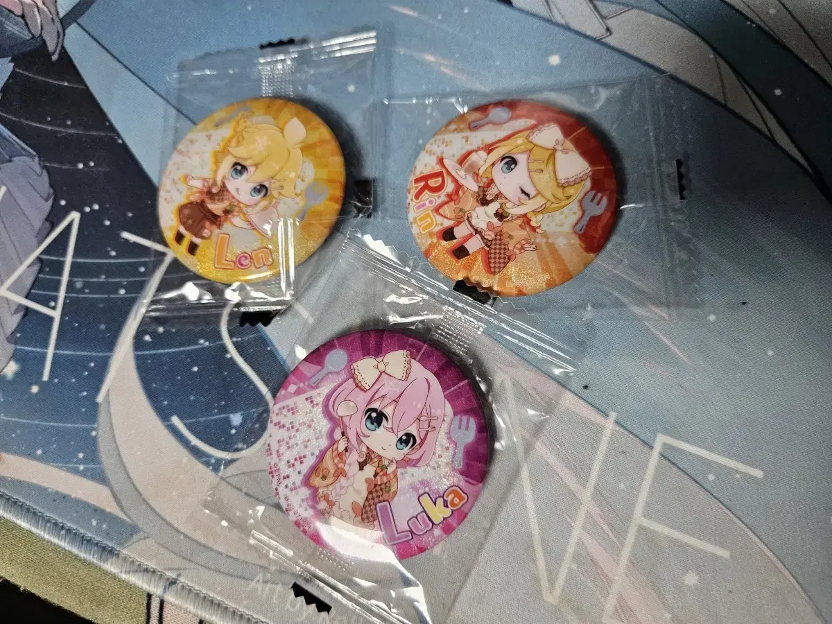 Sell Vocaloid Rin Ren Renuka Can Badge Set in Bulk