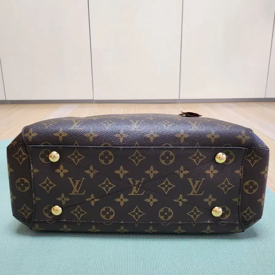 Louis Vuitton(루이비통)몽테뉴MM