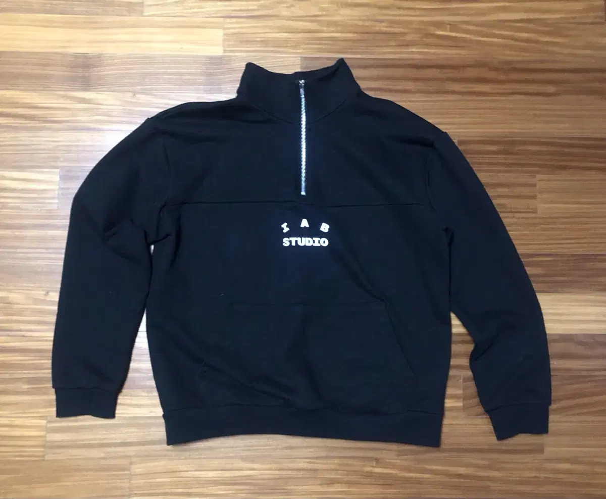 iApp Studio Half Zip Up