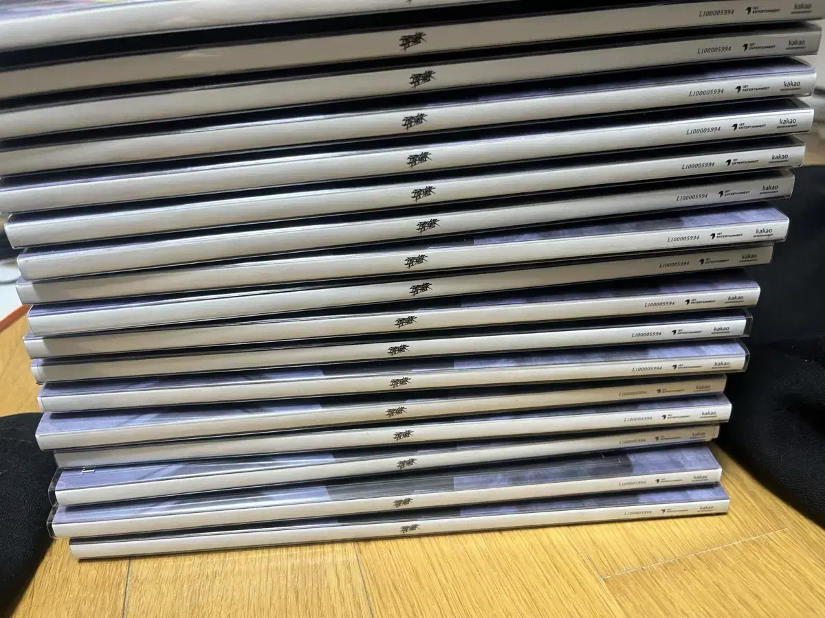 The Boyz trigger photobook give away unsealed album