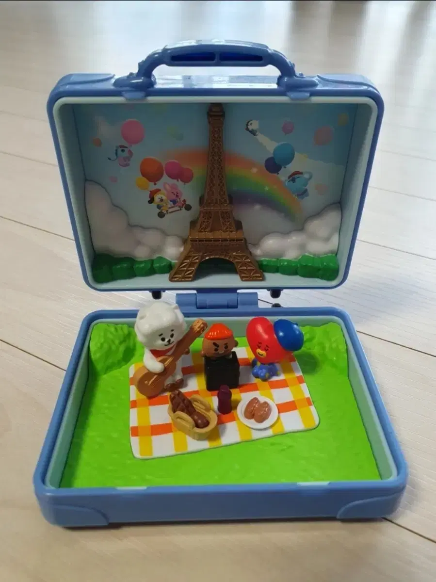 BT21 worldtour toys, france, paris, figures, dolls, bangtan