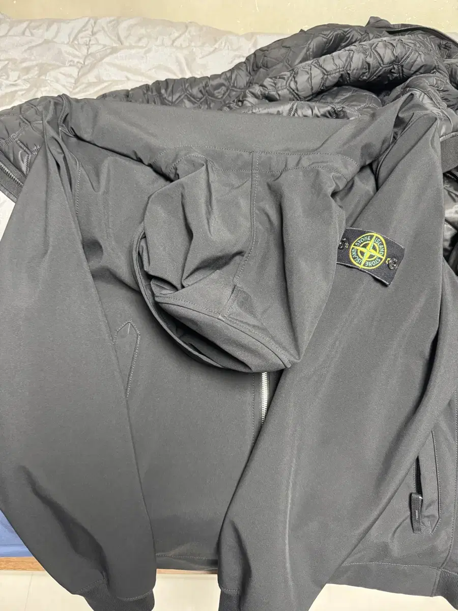 (XXL) Stone Island Light Softshell Windbreaker Quick sale