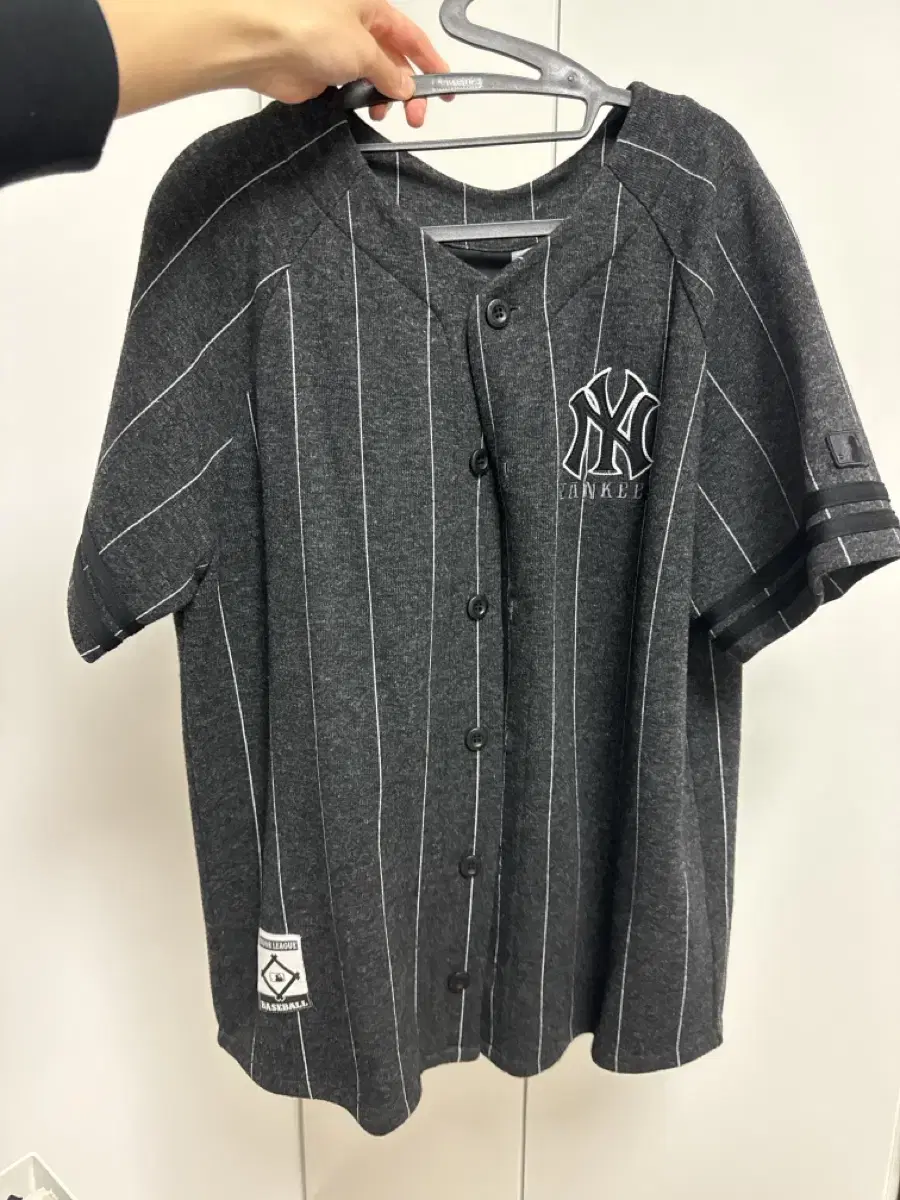 mlb short sleeve jacket size 95