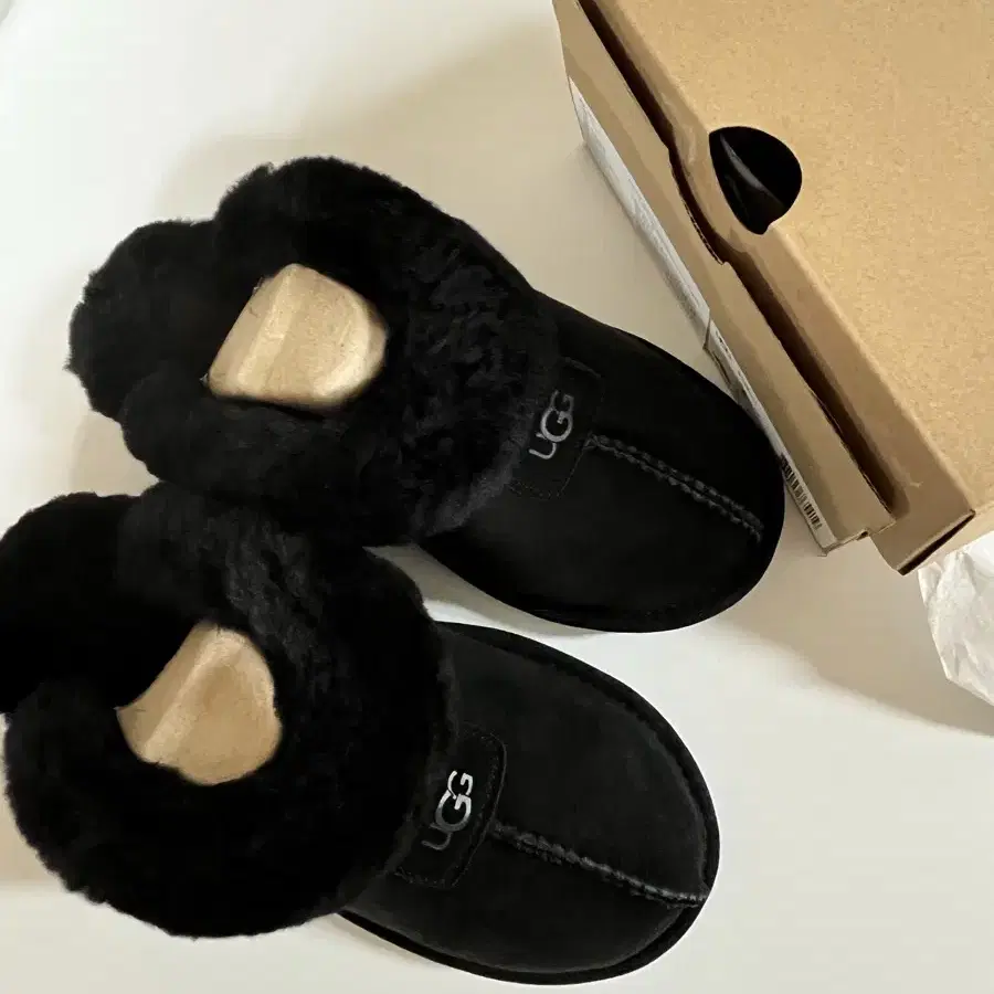 새상품 UGG 코게트 블랙 6