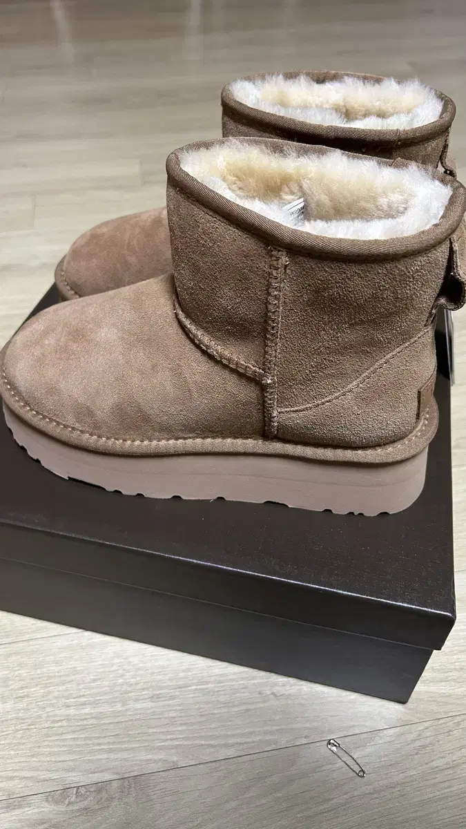 ugg 오즈웨어 플랫폼 미니 어그부츠 3.5cm (230~235)