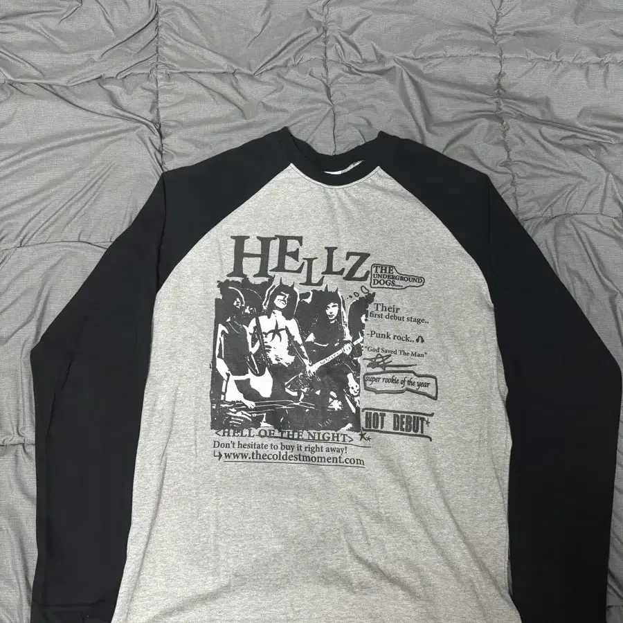 더콜디스트모먼트 hellz raglan long sleeve