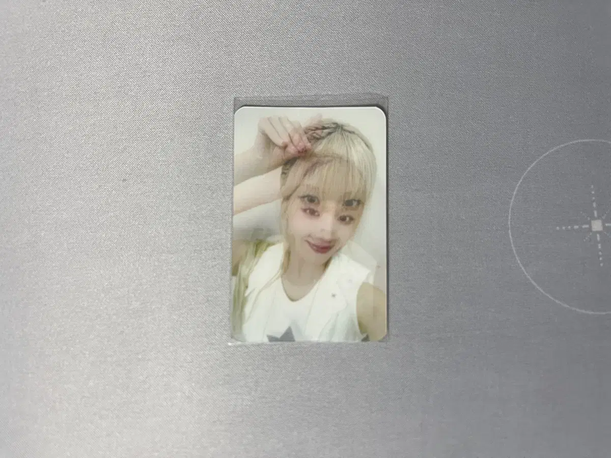 nmixx jiwoo dog-eared lenticular