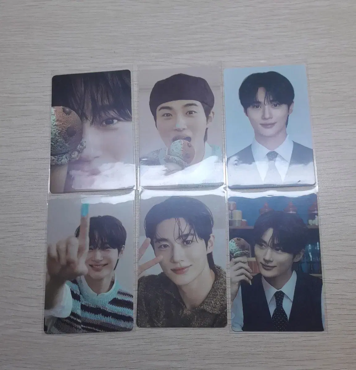 Wooseok Byun Photo Card Sharing