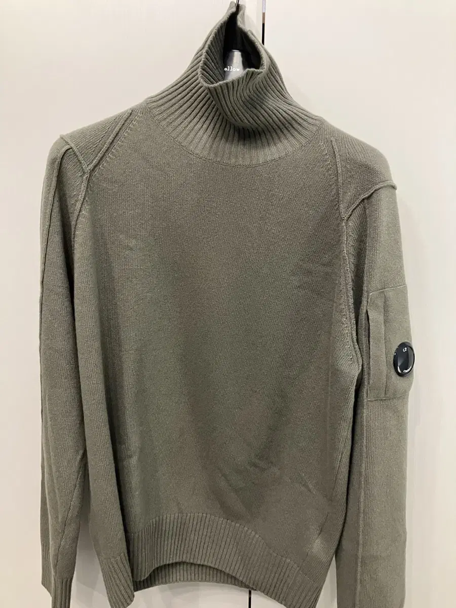 CpCompany Mock Pola Turtleneck Knit-xxl(Khaki) Brand new