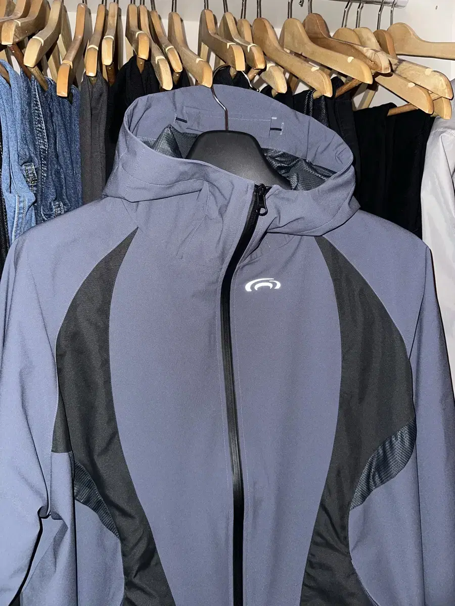 Art of Field Functional Windbreaker sell (partially waterproof)