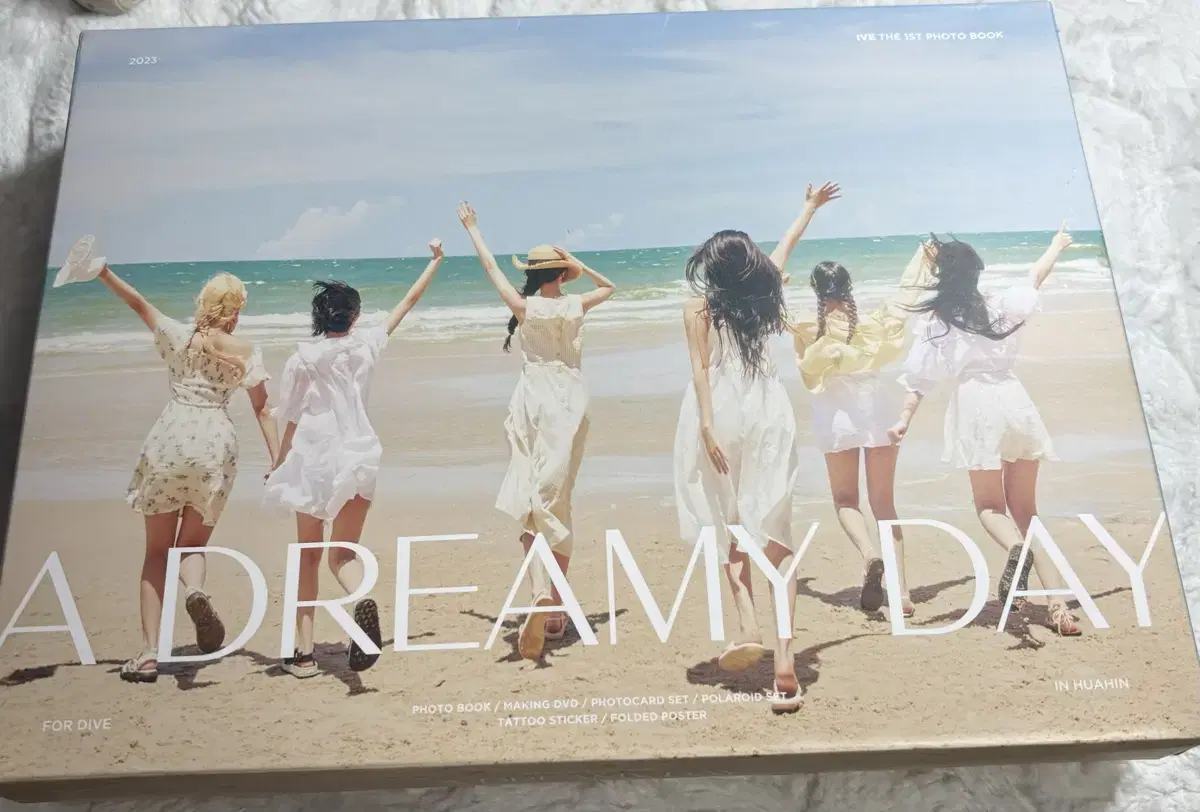 ive summerphotobook yujin fall lee yeoreum wonyoung liz