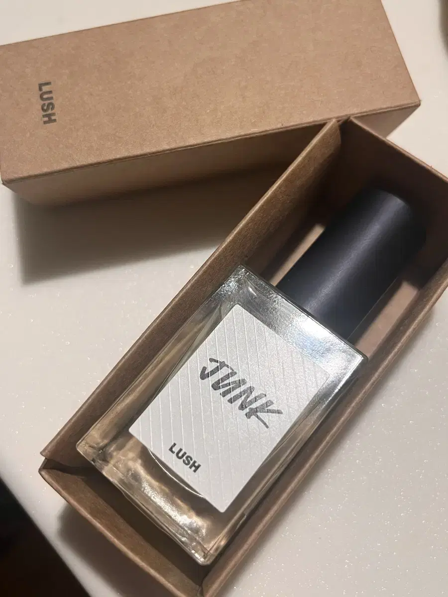 러쉬 정크 향수 30ml 팝니다