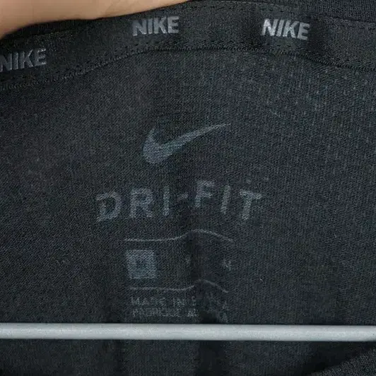 <b>NIKE</b> 나이키 코튼 폴리에스터 레이온 프린팅 반팔 티